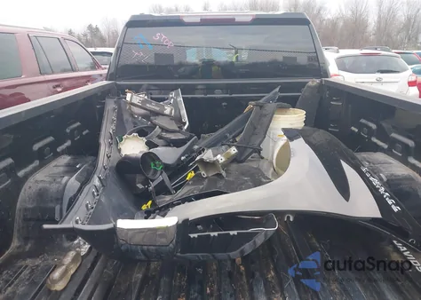 2019 Chevrolet Silverado 1500 Lt z USA, uszkodzony, nr VIN 1GCRYDED2KZ213579